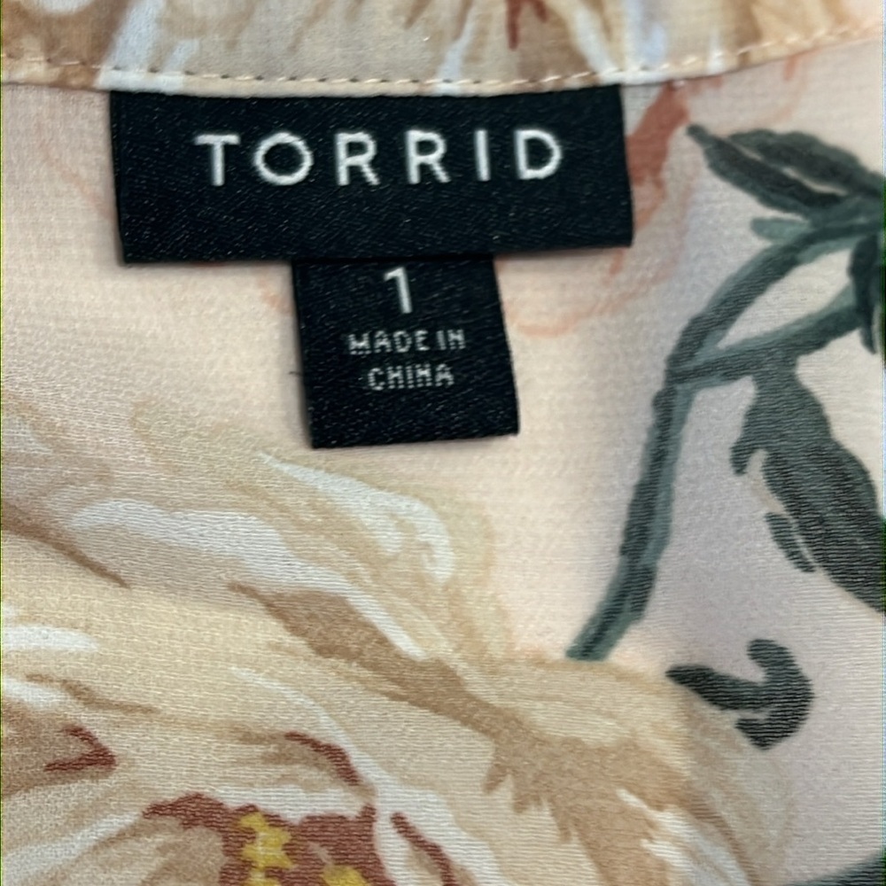 Torrid Lexie Light Pink Floral Chiffon H-Lo Babydoll Tunic Top size 1 - Picture 8 of 12